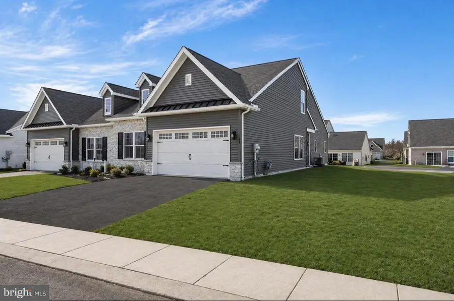 236 Pilgrim Dr, Lancaster, PA 17603 - #2