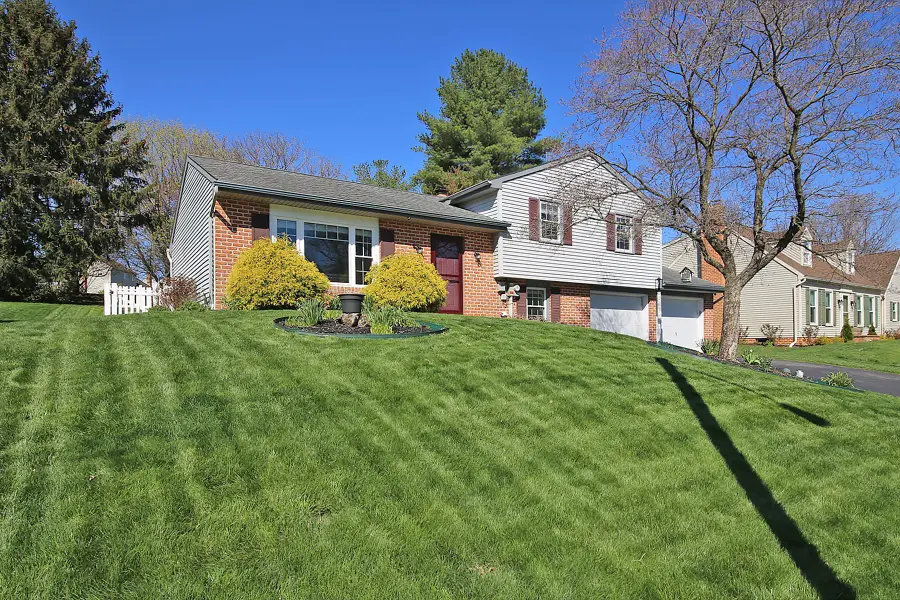 77 E Mohler Church Rd, Ephrata, PA 17522 - #2