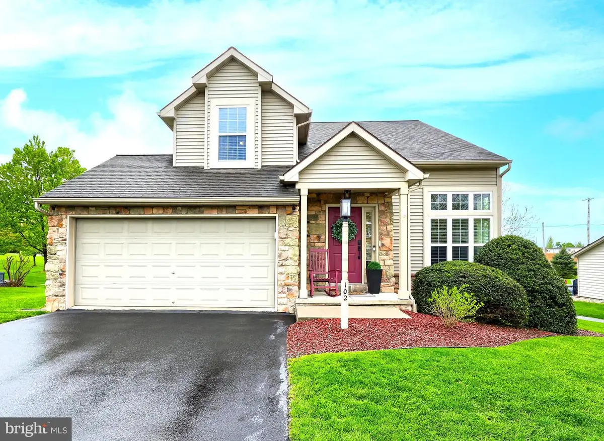 102 Bloomfield Dr, Ephrata, PA 17522 - #1