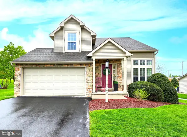 102 Bloomfield Dr, EPHRATA, PA 17522