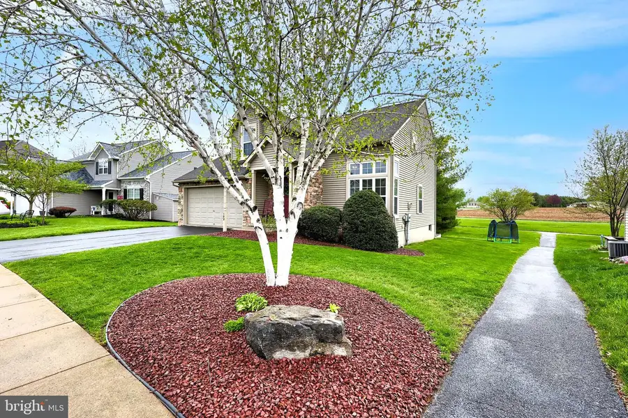 102 Bloomfield Dr, Ephrata, PA 17522 - #2