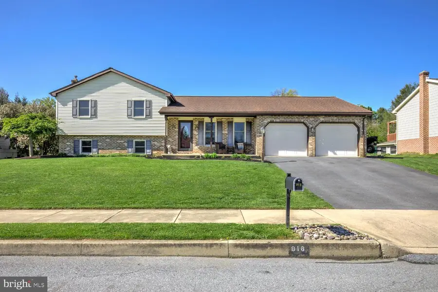 916 Dawn Ave, Ephrata, PA 17522 - #2