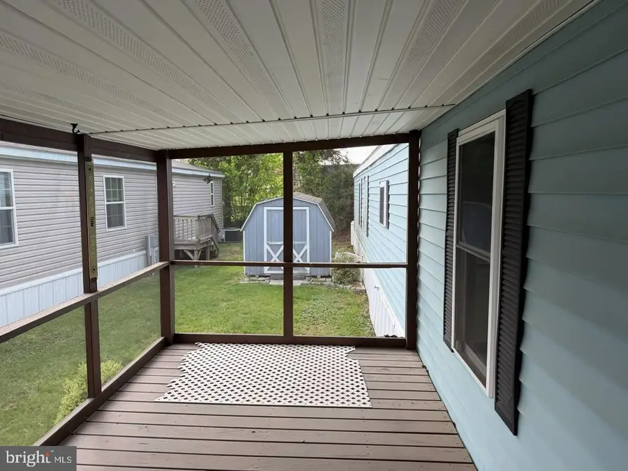 10 S Green Acres Cir, Akron, PA 17501 - #3