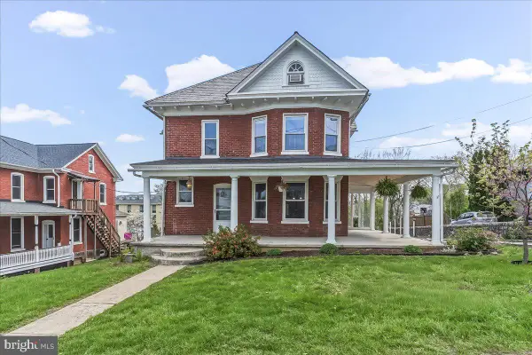 825 Pequea Ave, GAP, PA 17527