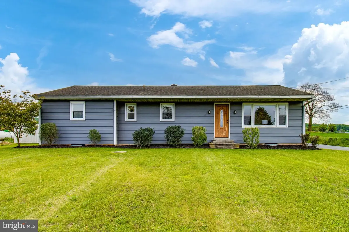 412 S Reamstown Rd, Ephrata, PA 17522 - #1