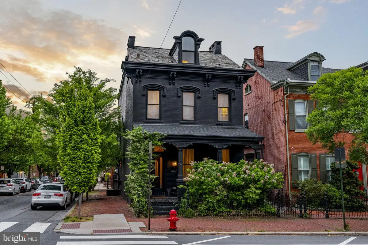 449 W Walnut St, Lancaster, PA 17603 - #1