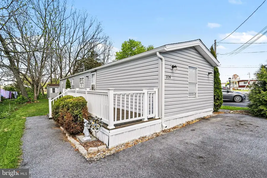326 Don Dr, New Holland, PA 17557 - #2