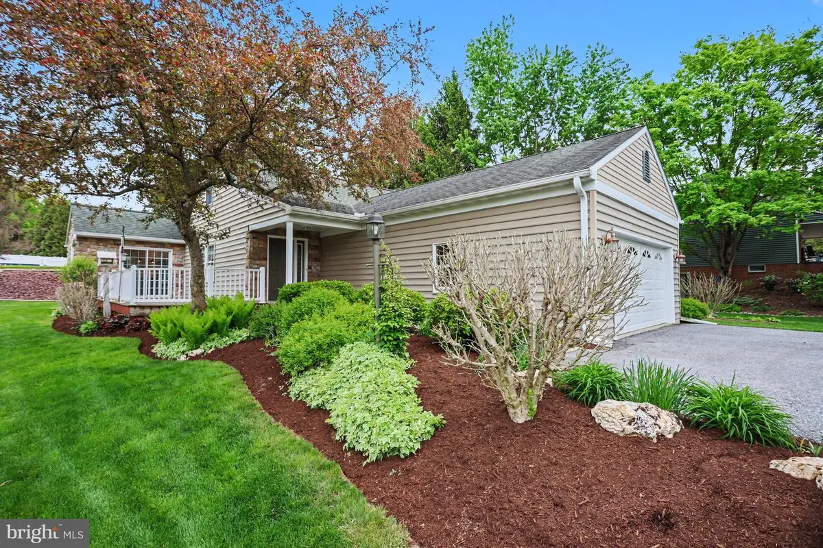 51 Troy Dr, Lititz, PA 17543 - #1