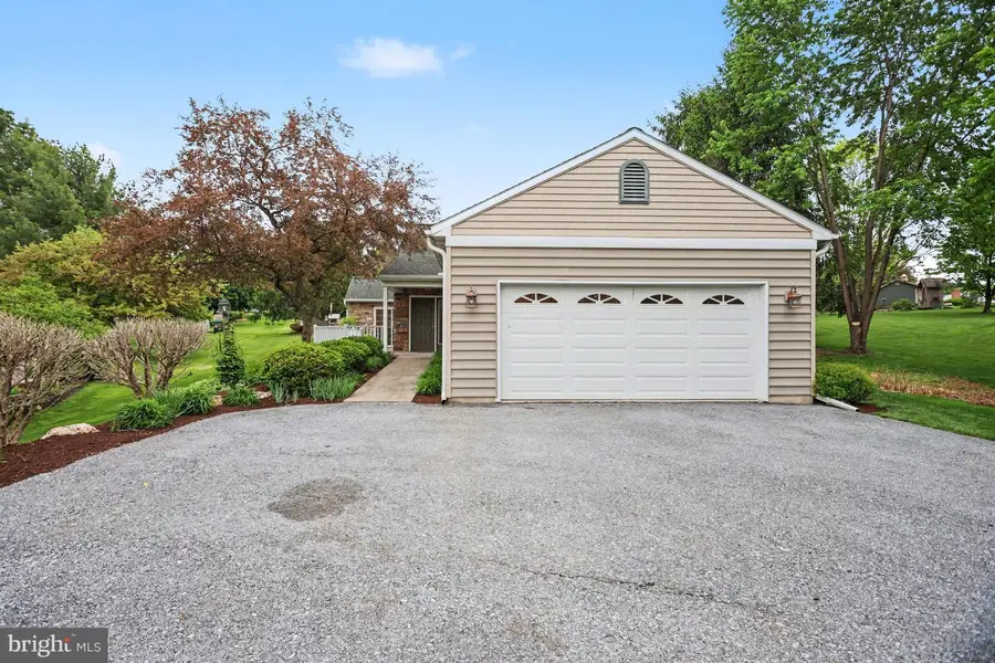 51 Troy Dr, Lititz, PA 17543 - #2