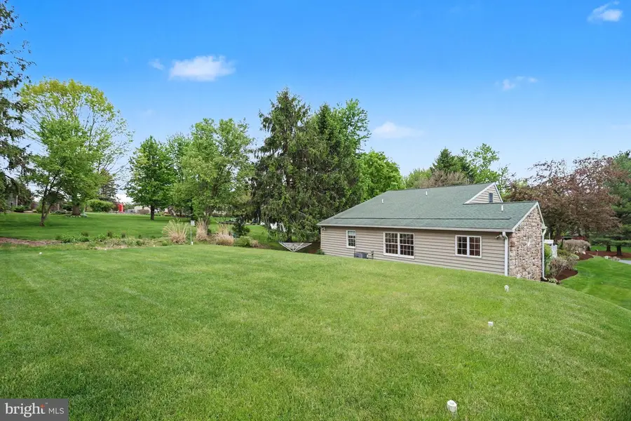 51 Troy Dr, Lititz, PA 17543 - #3