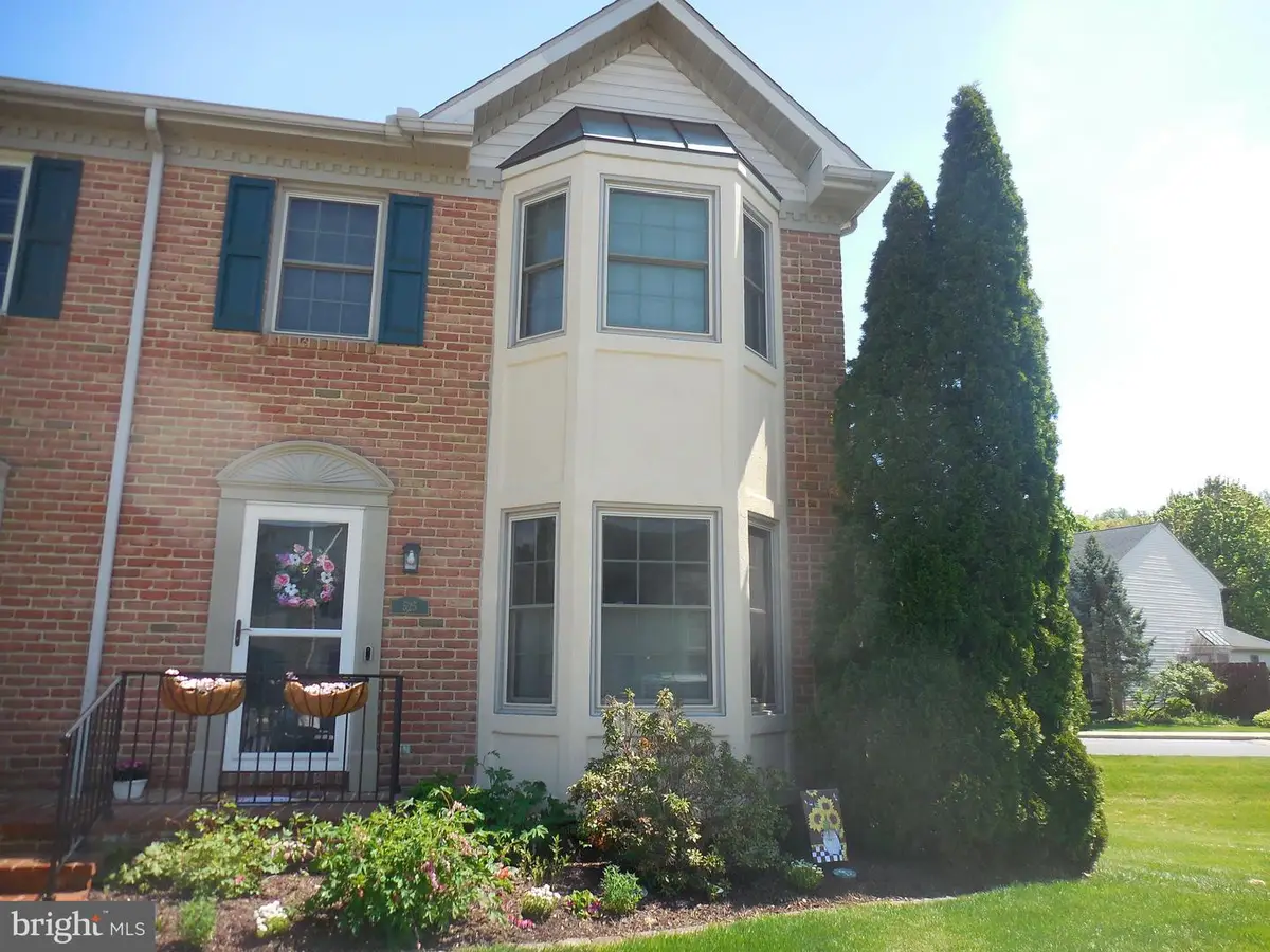 525 Cobblestone Ln, Lancaster, PA 17601 - #1