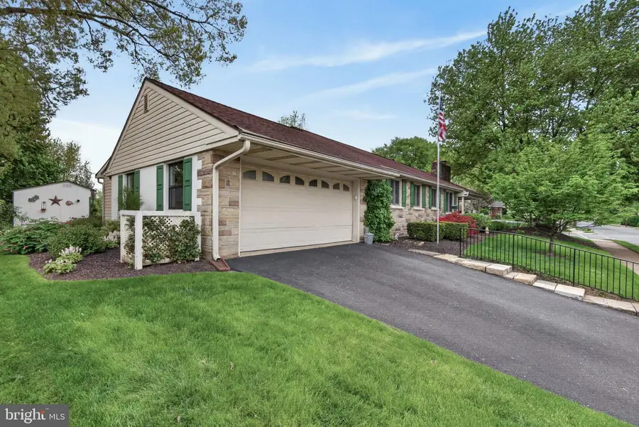 102 E Third Ave, Lititz, PA 17543 - #3