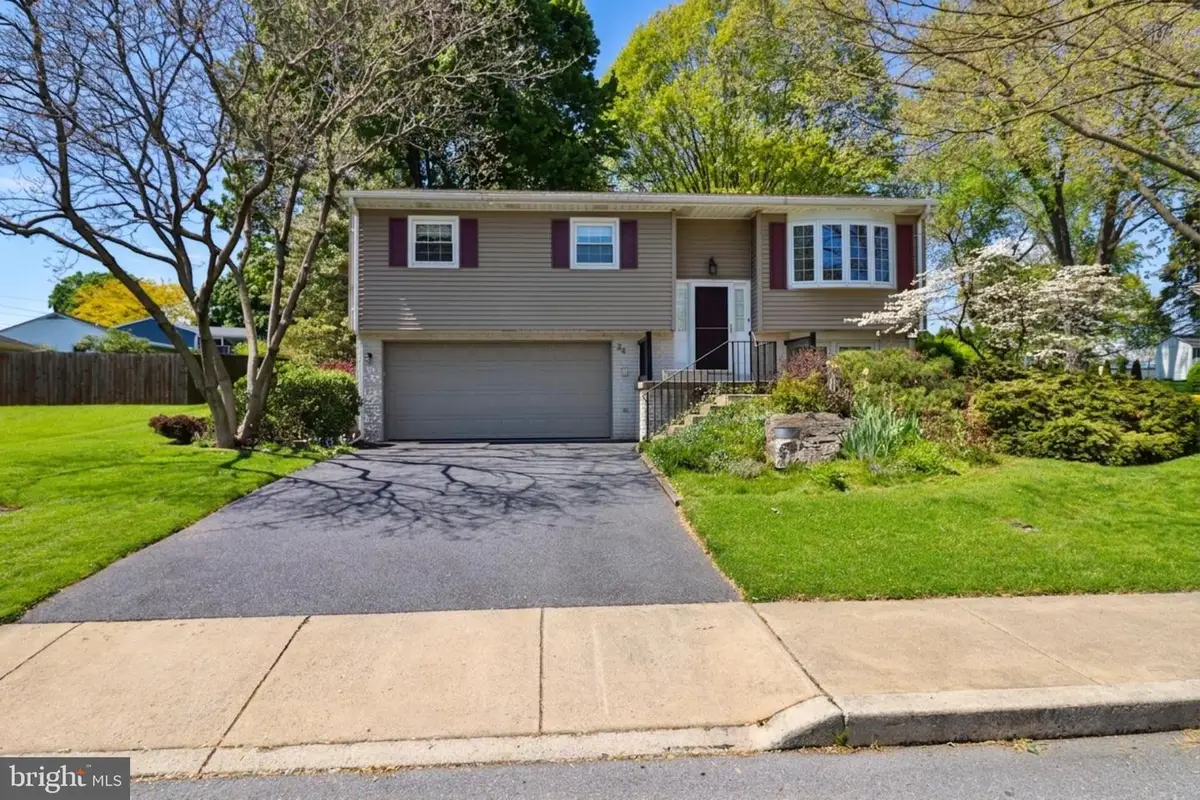 34 S Oak St, Lititz, PA 17543 - #1