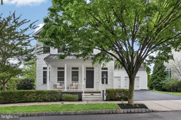 1321 Banner Dr, LANCASTER, PA 17601