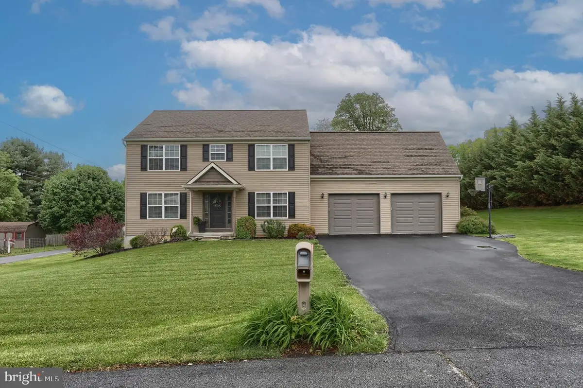 2 Freys Rd, Elizabethtown, PA 17022 - #1