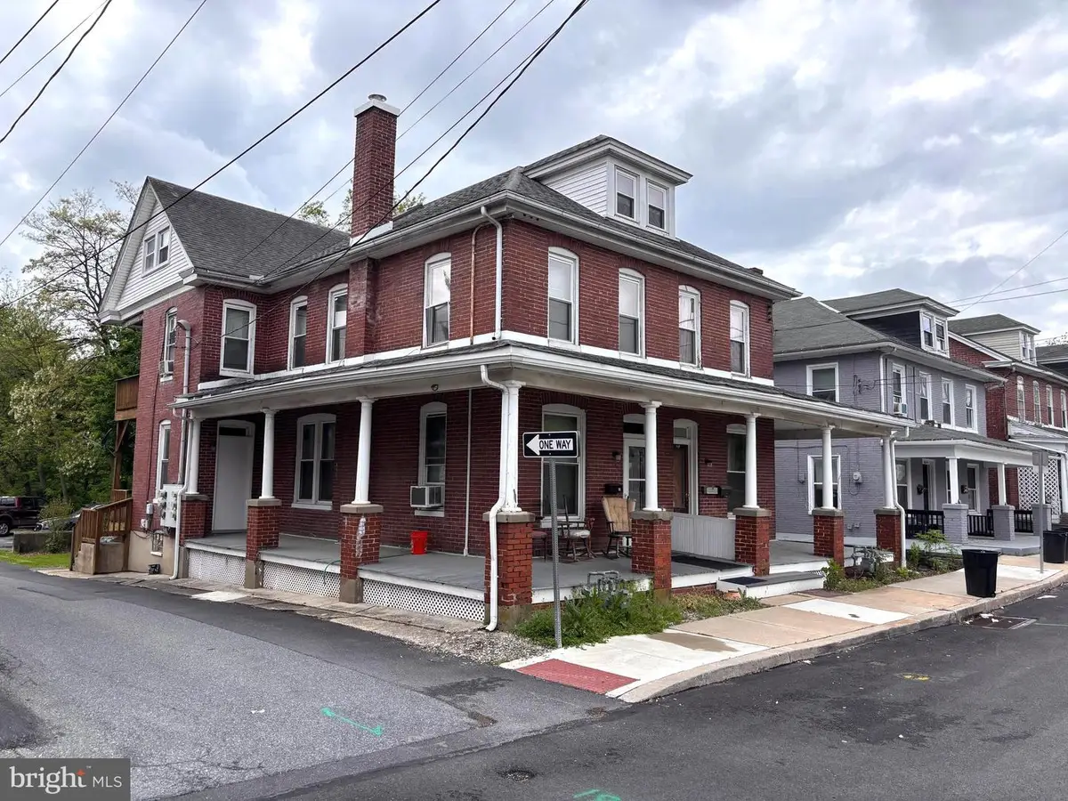 36-38 N Poplar St, Elizabethtown, PA 17022 - #1