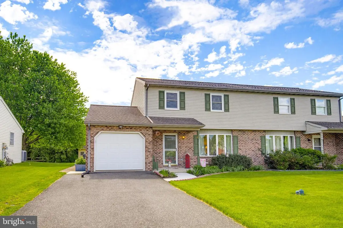 117 S 2nd St, Denver, PA 17517 - #1