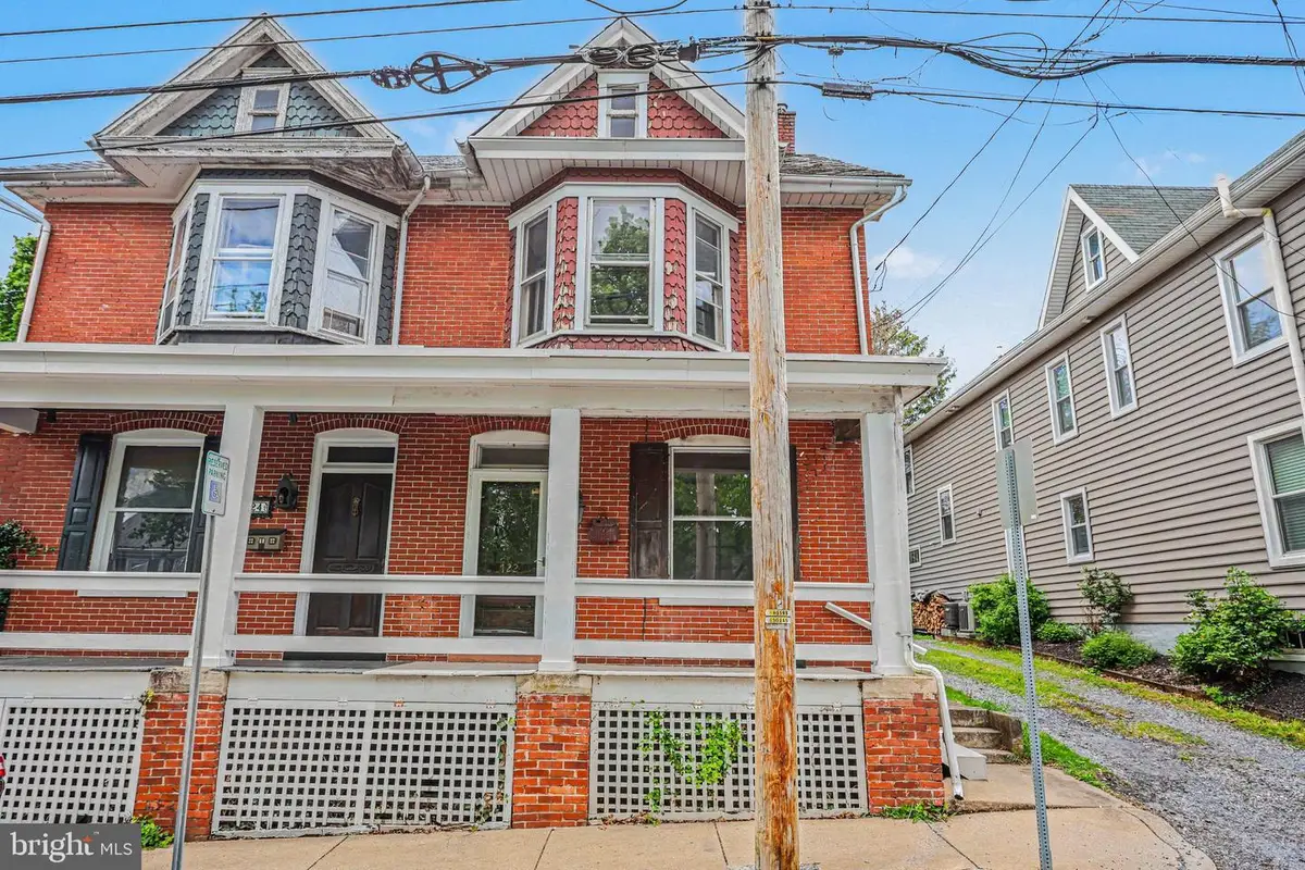 122 S Cedar St, Lititz, PA 17543 - #1