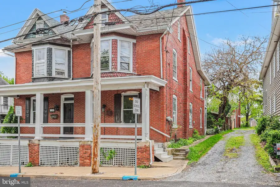 122 S Cedar St, Lititz, PA 17543 - #2