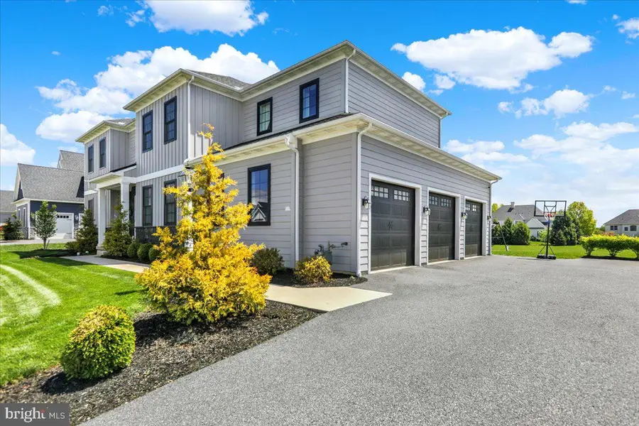 658 Fleetwood Dr, Lititz, PA 17543 - #2