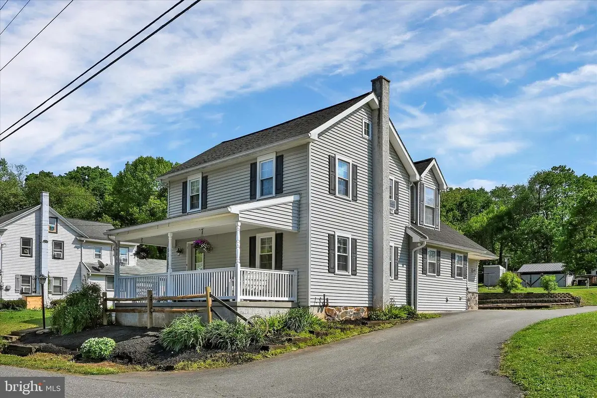 102 Shumaker Rd, Bainbridge, PA 17502 - #1