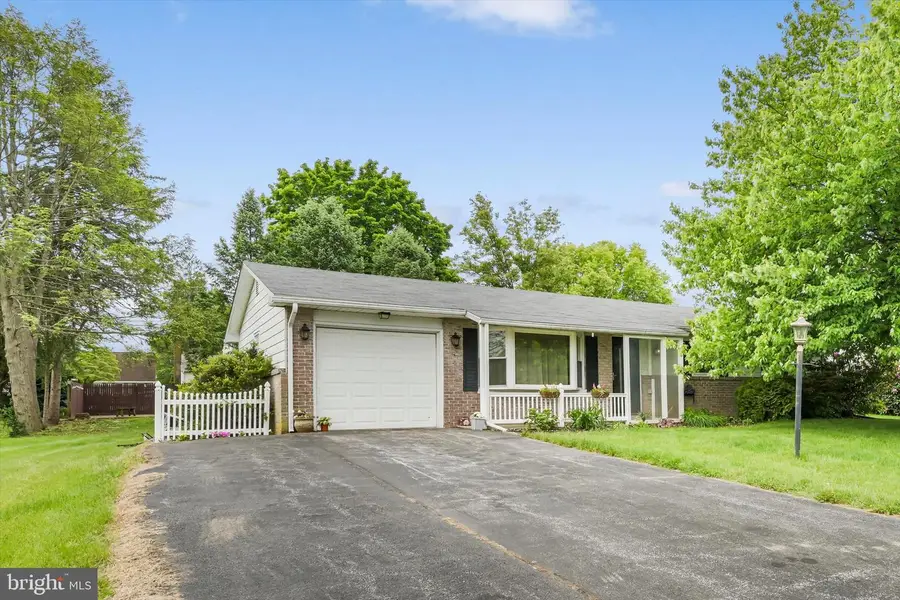 334 E Oregon Rd, Lititz, PA 17543 - #2