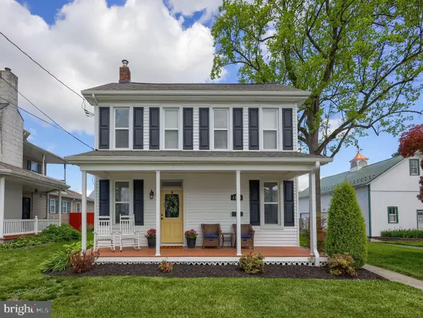 1971 New St, EAST PETERSBURG, PA 17520