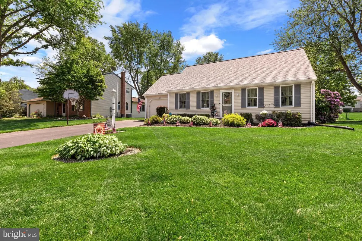 925 Indian Springs Dr, Lancaster, PA 17601 - #1