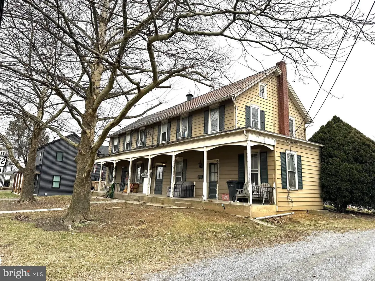 154-158 Main St W, Leola, PA 17540 - #1