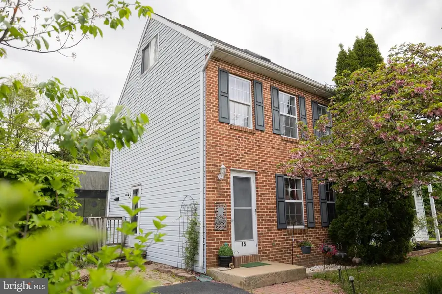 15 School House Ln, Lititz, PA 17543 - #2