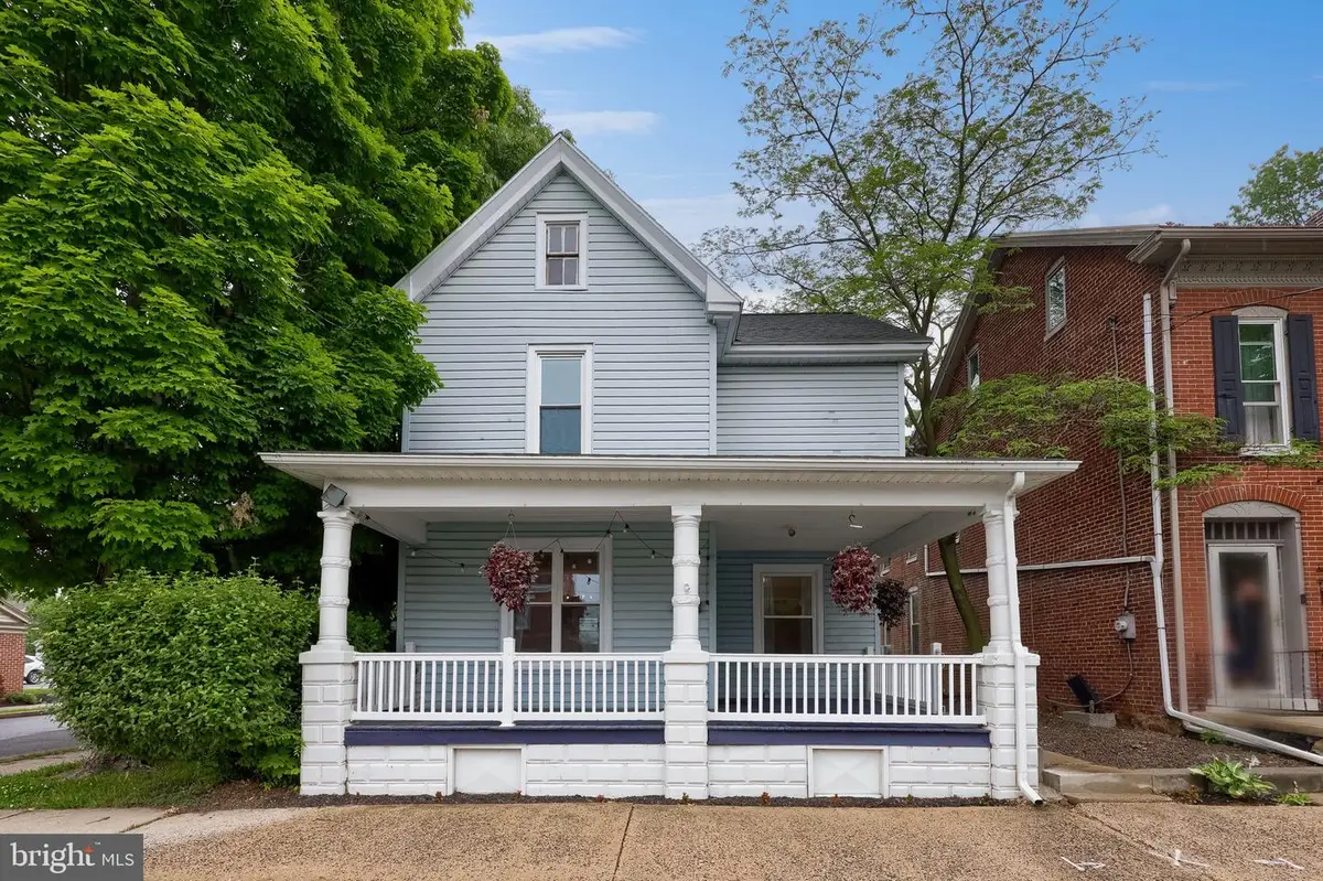 433 Main St, Denver, PA 17517 - #1