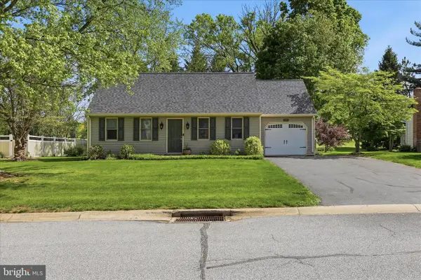 916 Indian Springs Dr, LANCASTER, PA 17601