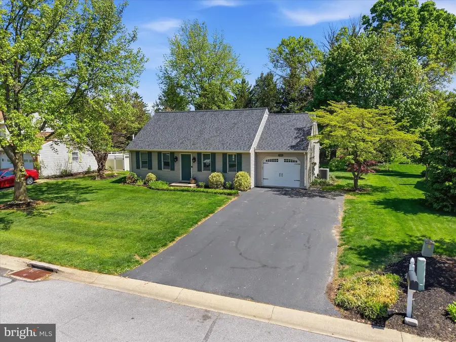 916 Indian Springs Dr, Lancaster, PA 17601 - #3