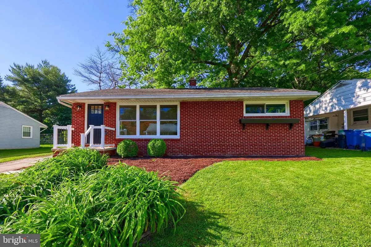 404 E New St, Mountville, PA 17554 - #1