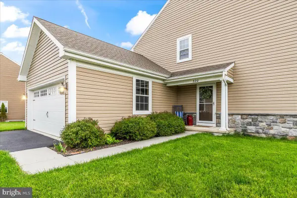 320 Cedar Holw, MANHEIM, PA 17545