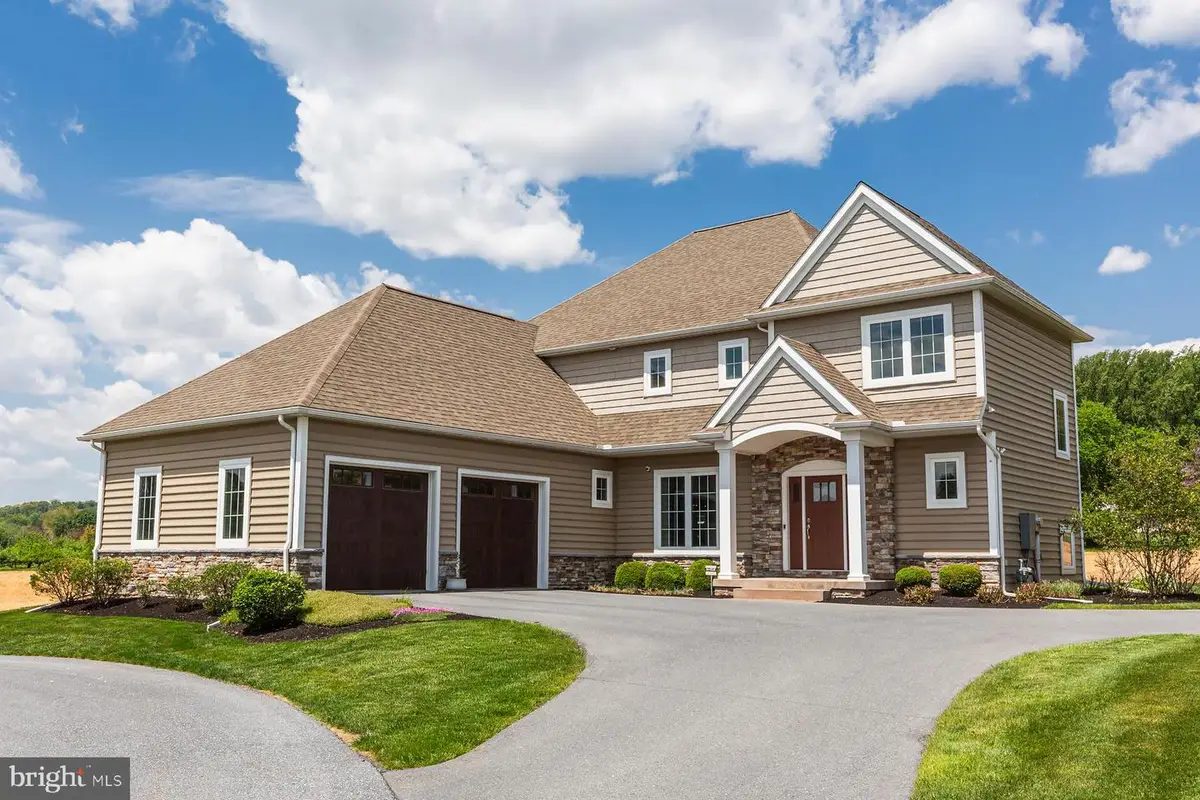 425 E Delp Rd, Lancaster, PA 17601 - #1