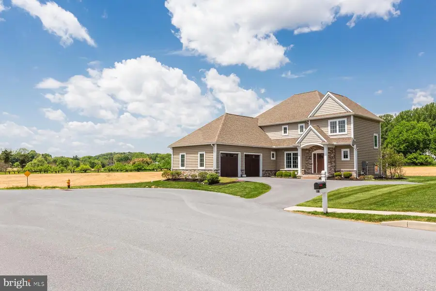 425 E Delp Rd, Lancaster, PA 17601 - #2