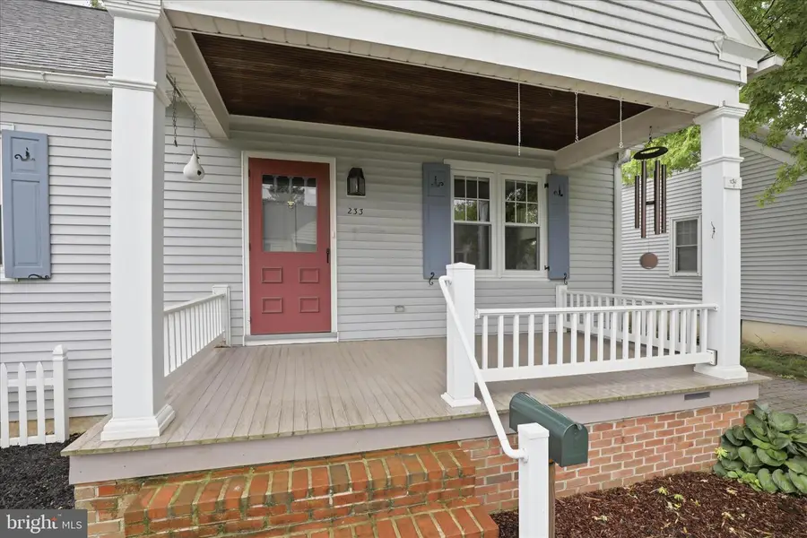 233 E Ferdinand St, Manheim, PA 17545 - #3