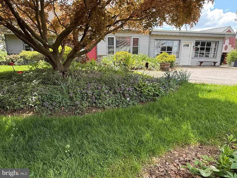 354 E Main St, Leola, PA 17540 - #3