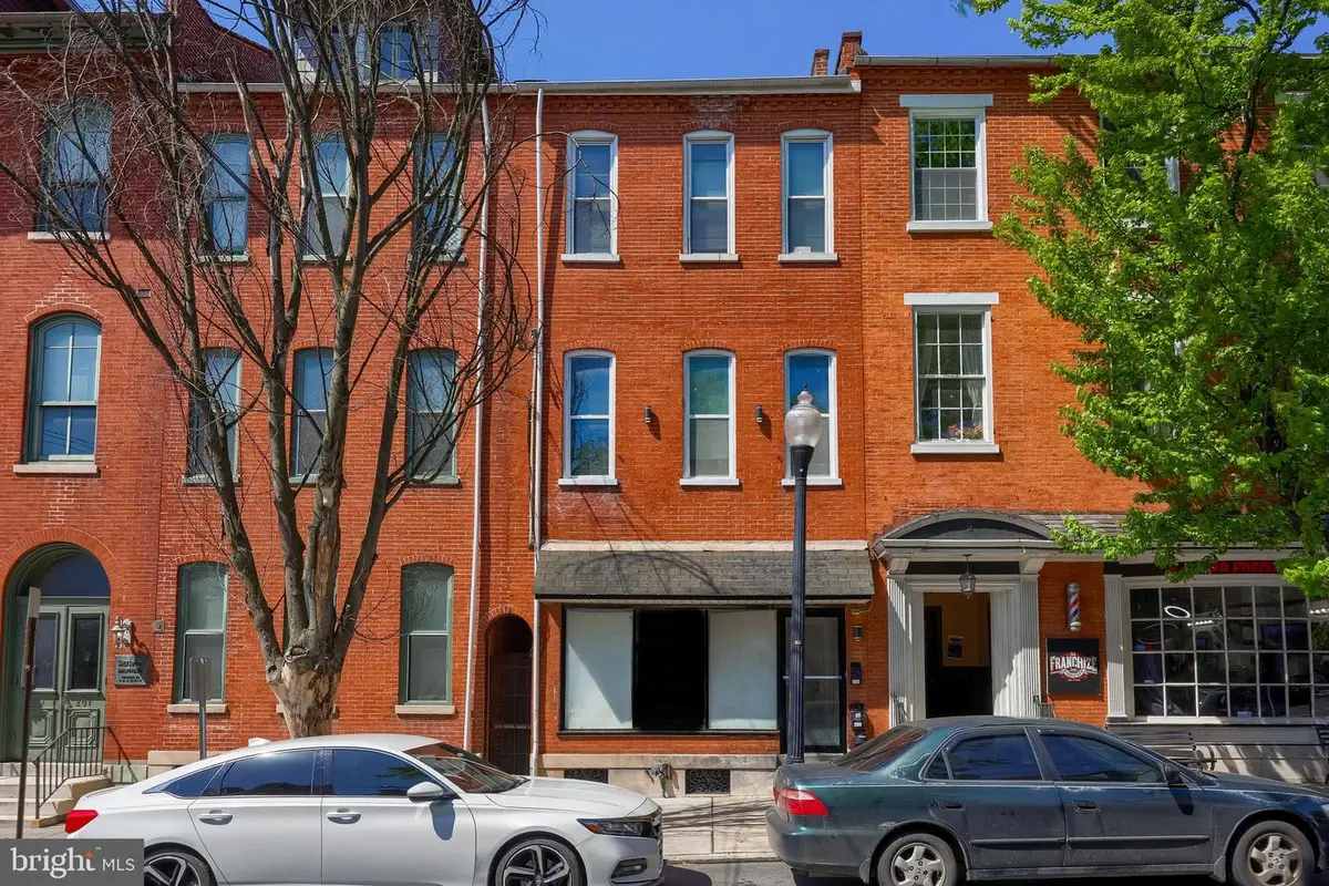 205 E King St, Lancaster, PA 17602 - #1