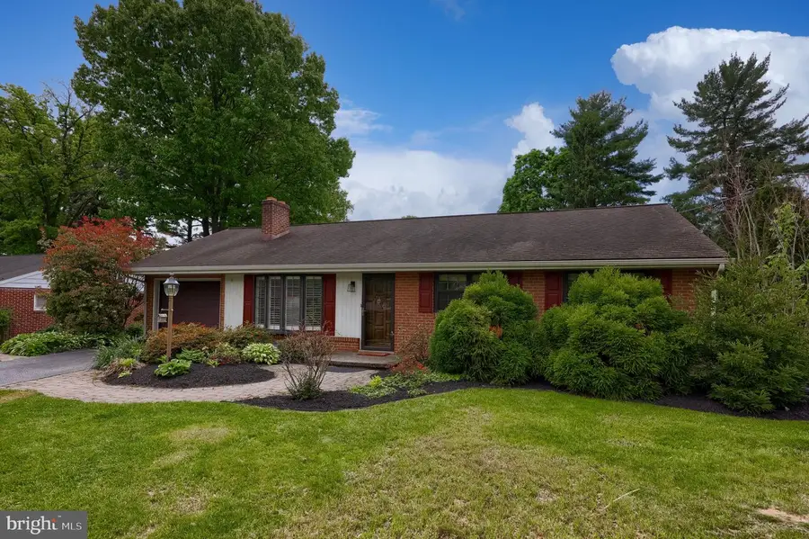 1544 Vista Rd, Lancaster, PA 17601 - #2