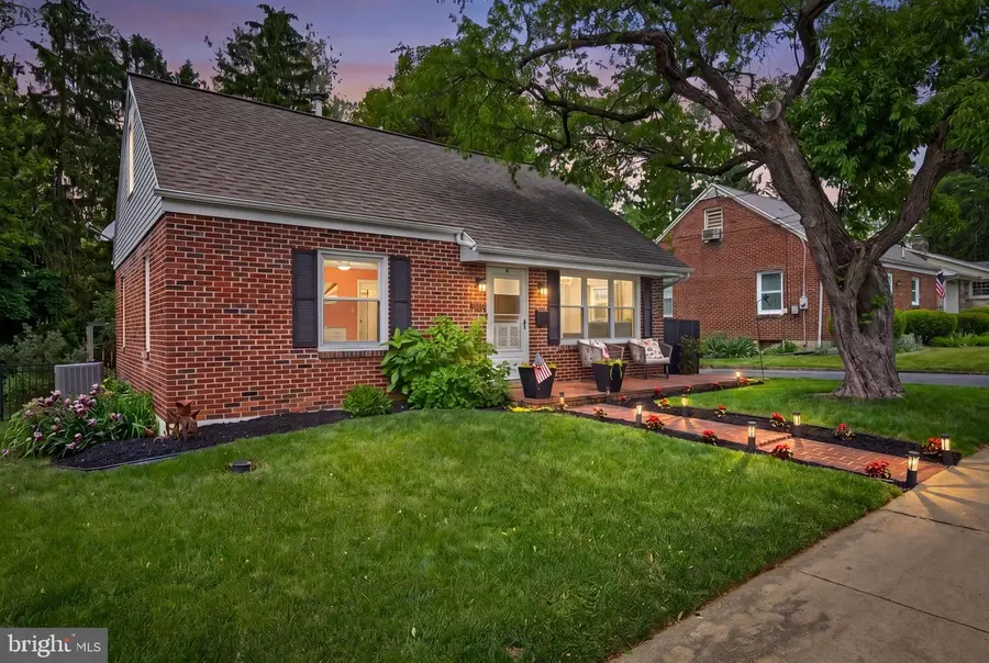 446 Lincoln Ave, Ephrata, PA 17522 - #2