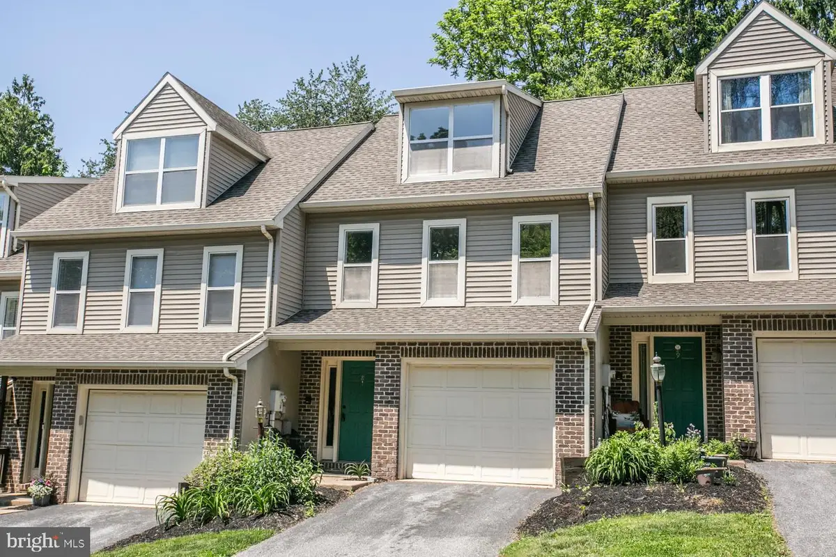 8 Westpointe Dr, Ephrata, PA 17522 - #1