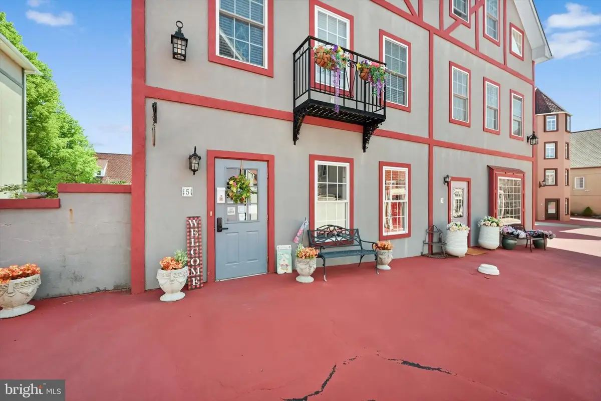 5 N Village Cir, Reinholds, PA 17569 - #1