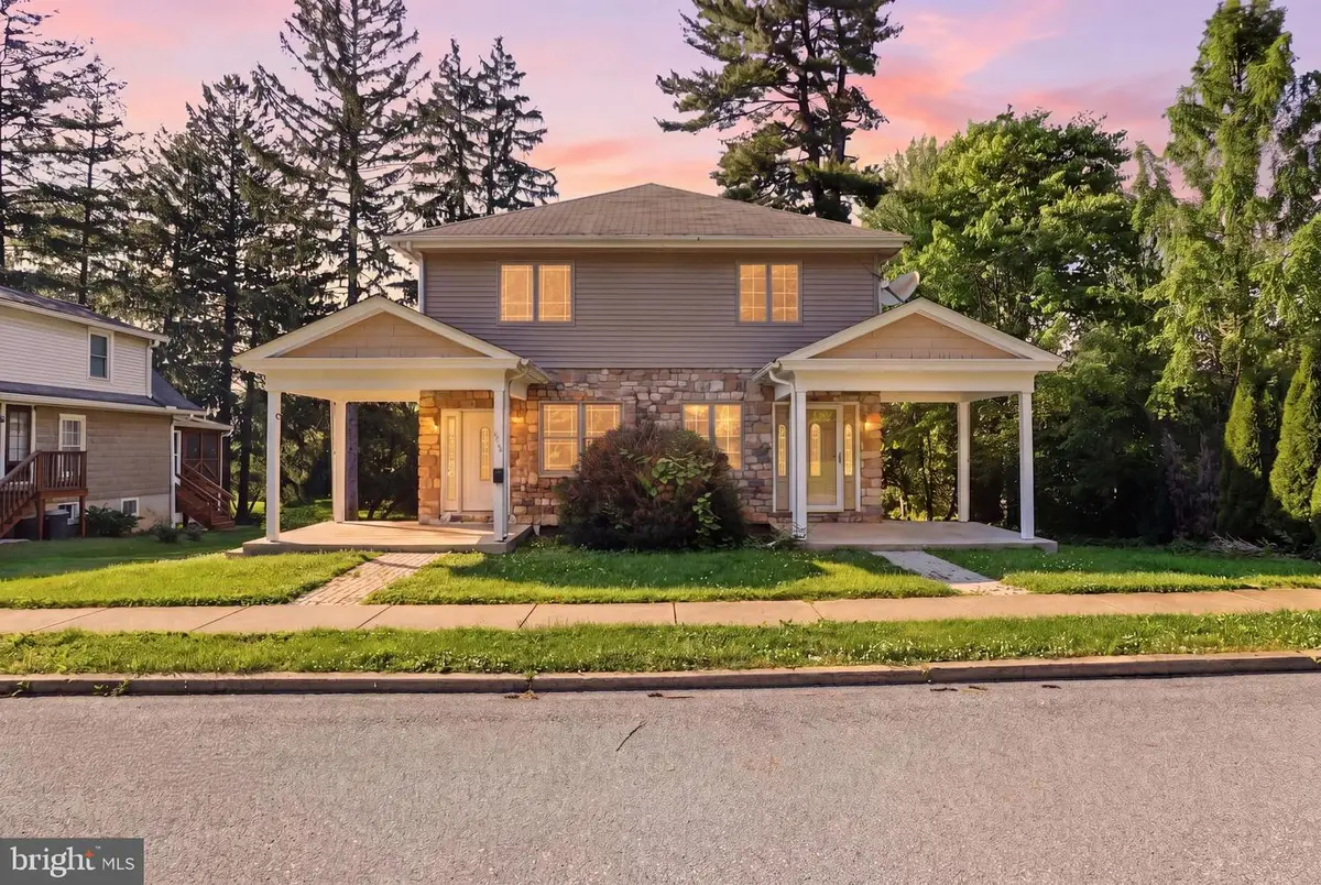 323 E Orange St, Elizabethtown, PA 17022 - #1