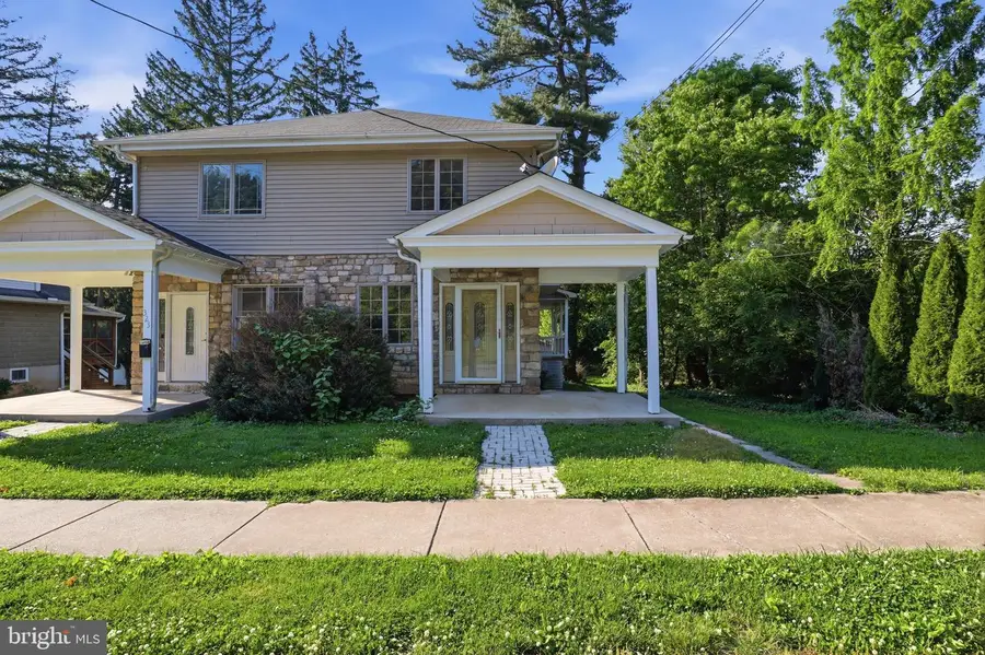 323 E Orange St, Elizabethtown, PA 17022 - #3