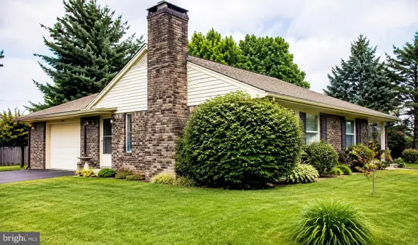 922 May Rd, LITITZ, PA 17543