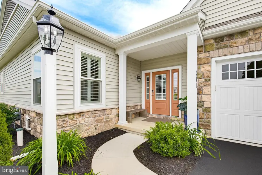 361 Meadow Rose Dr, Lititz, PA 17543 - #2