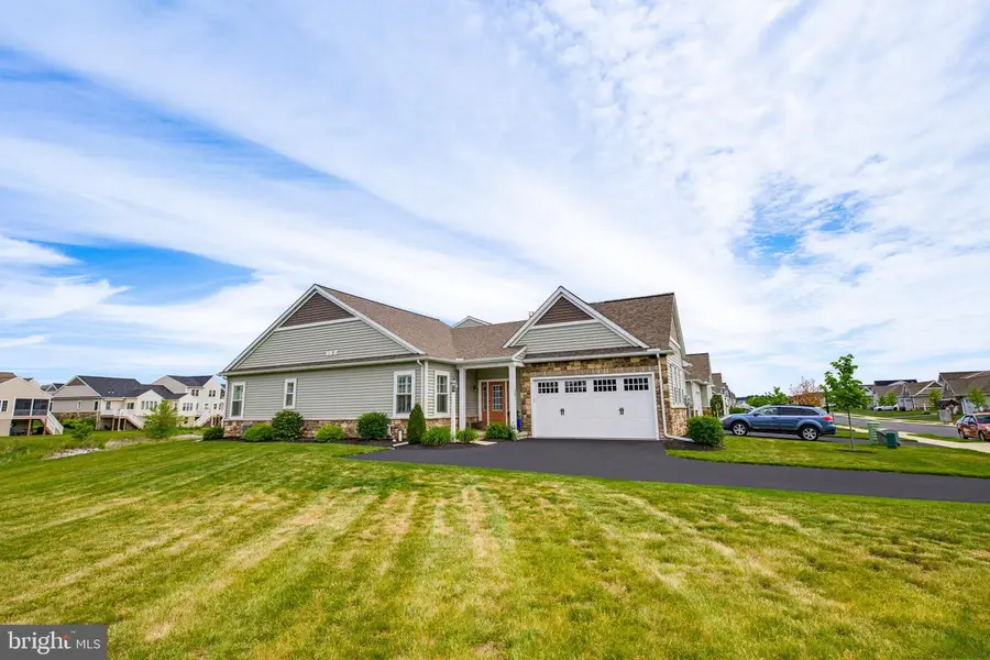 361 Meadow Rose Dr, Lititz, PA 17543 - #3