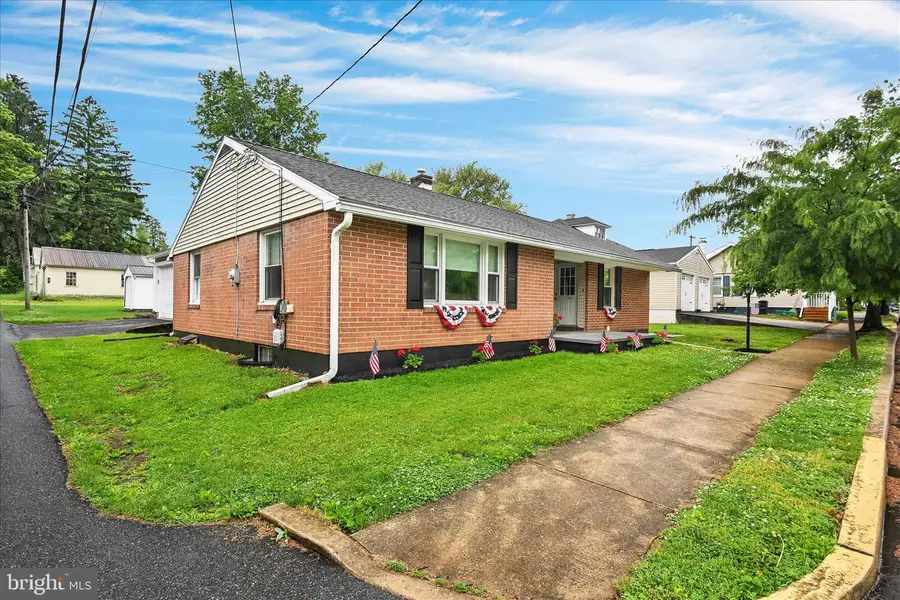 106 E Second Ave, Lititz, PA 17543 - #2